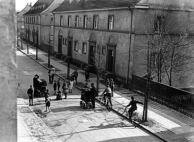 Foto: Ernst Thormann - Stra&szlig;enmusikanten, Berlin-Neuk&ouml;lln, 1930